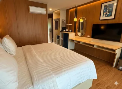 Deluxe Double or Twin Room with Balcony — Simple Life Resort Koh Tao